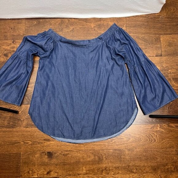 Off-The-Shoulder Denim Top By Ellison Size: Large - Picture 3 of 8